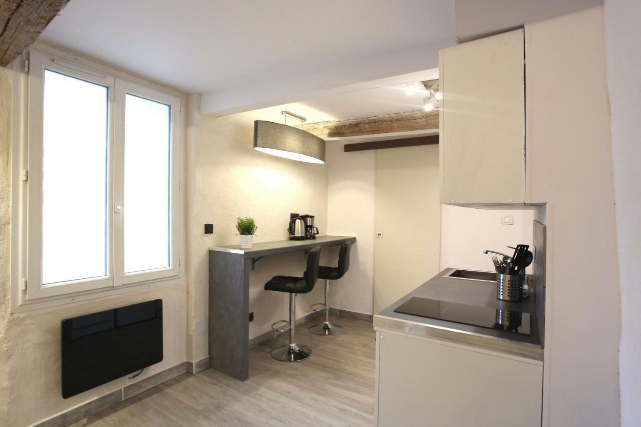 GregBnb-com - T2 Ancien et moderne - PARKING INCLUS - 15min Gare Toulon Extérieur photo