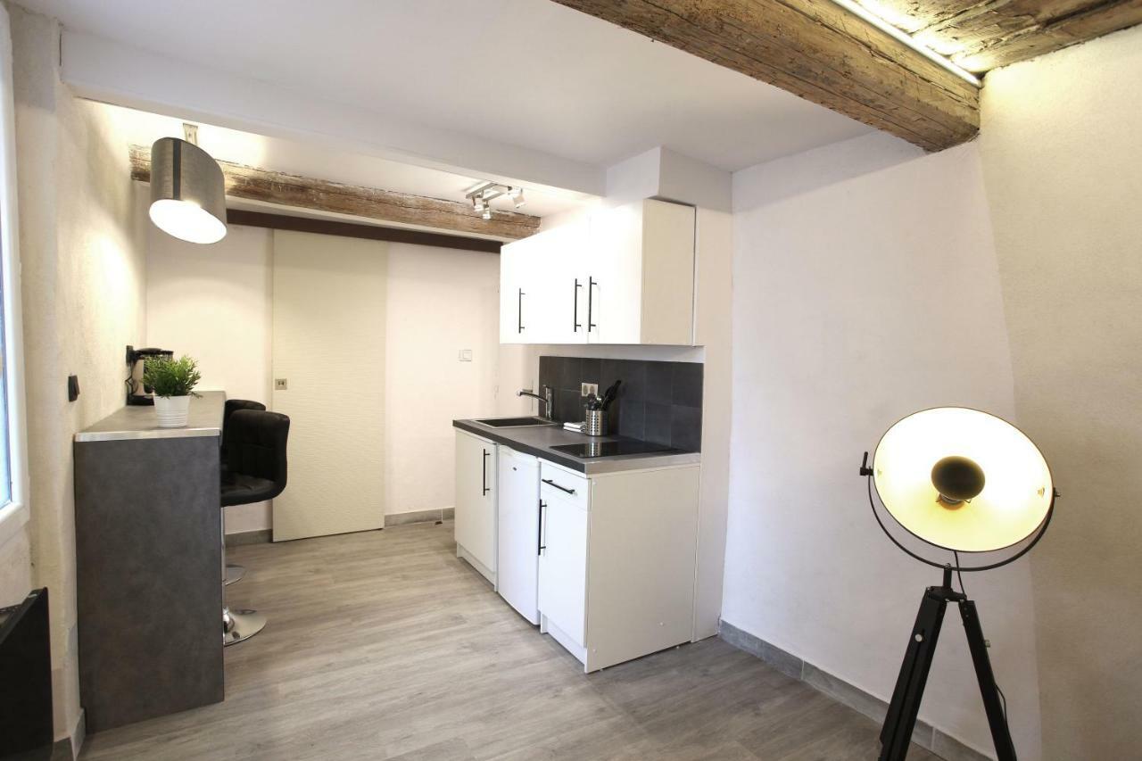GregBnb-com - T2 Ancien et moderne - PARKING INCLUS - 15min Gare Toulon Extérieur photo