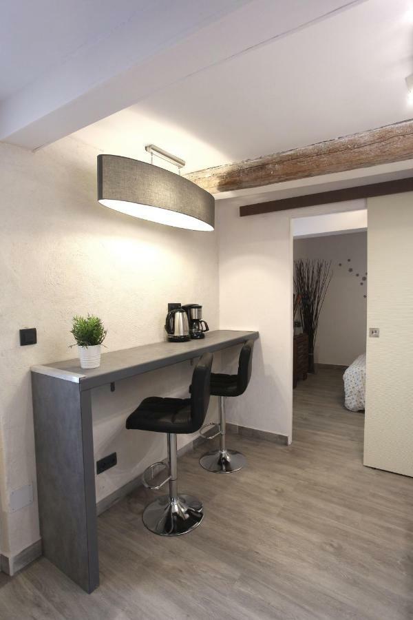 GregBnb-com - T2 Ancien et moderne - PARKING INCLUS - 15min Gare Toulon Extérieur photo