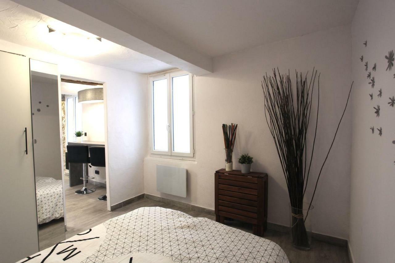 GregBnb-com - T2 Ancien et moderne - PARKING INCLUS - 15min Gare Toulon Extérieur photo